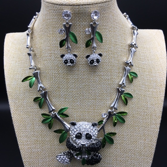 🆕 Silver Bamboo And Rhinestone Panda  Necklace - Picture 3 of 6